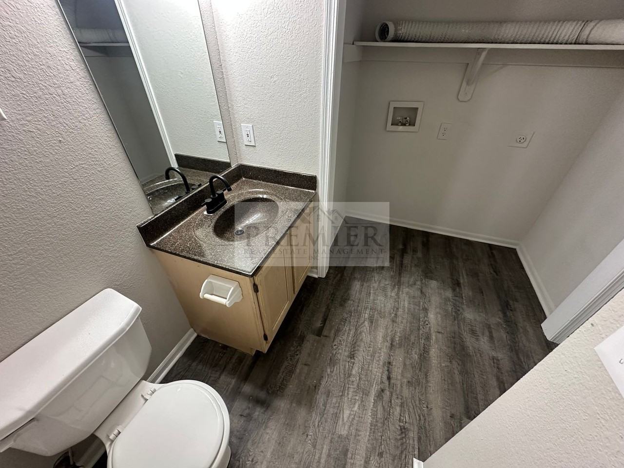 101 Ne Dogwood St #A - Photo 7 of 19