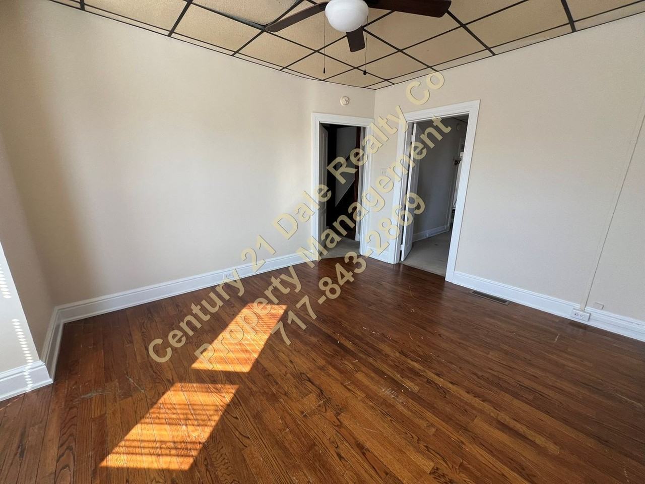 1305 N George St 2nd Fl - Photo 5 of 18