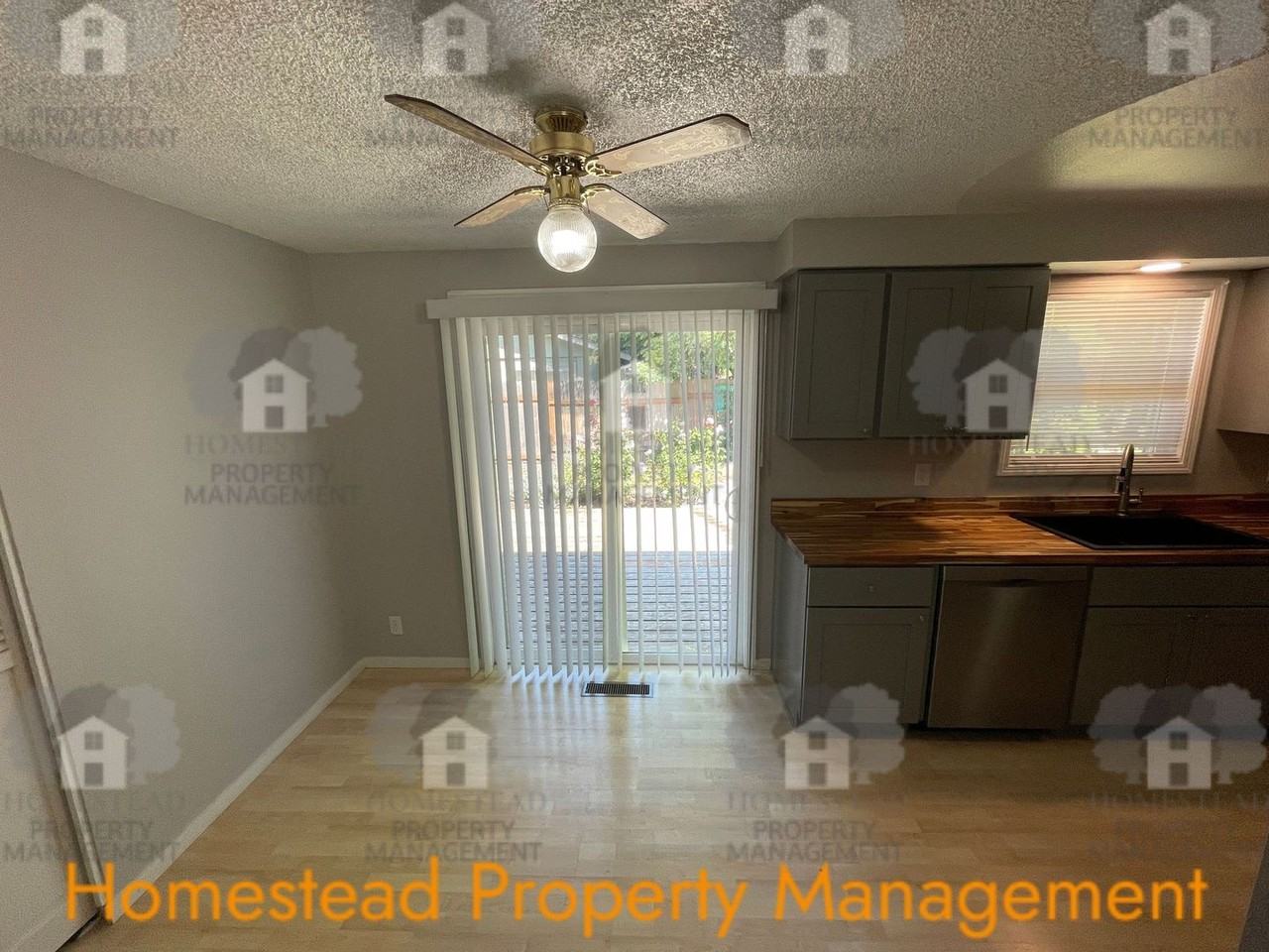 781 Stephanie St N - Photo 7 of 32