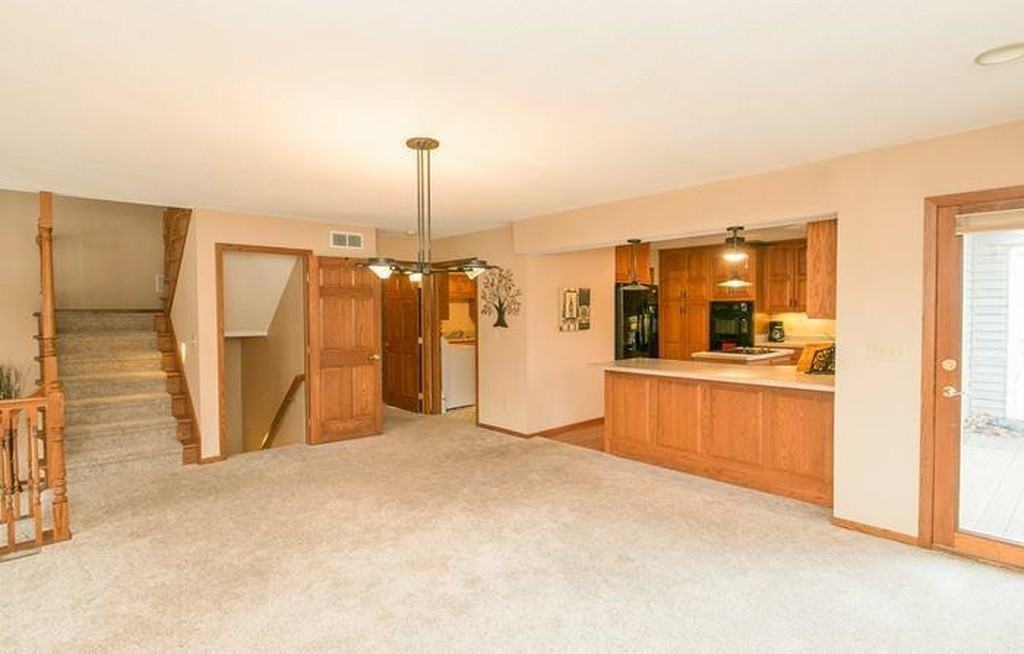 801 Longfellow Pl - Photo 5 of 21