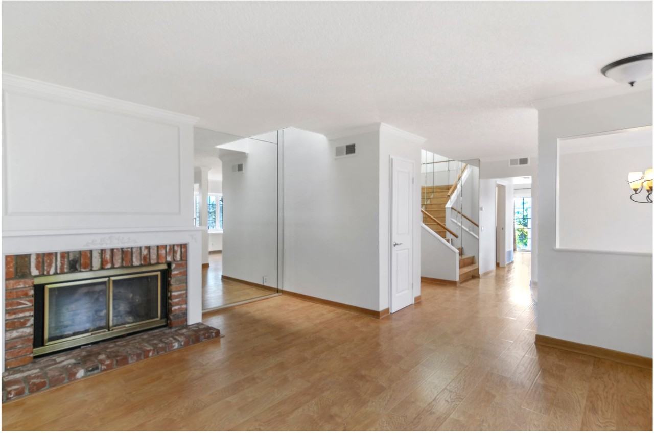 10 Portside - Photo 3 of 30