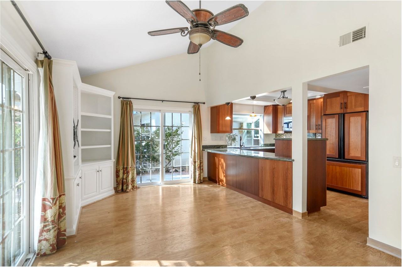 10 Portside - Photo 6 of 30