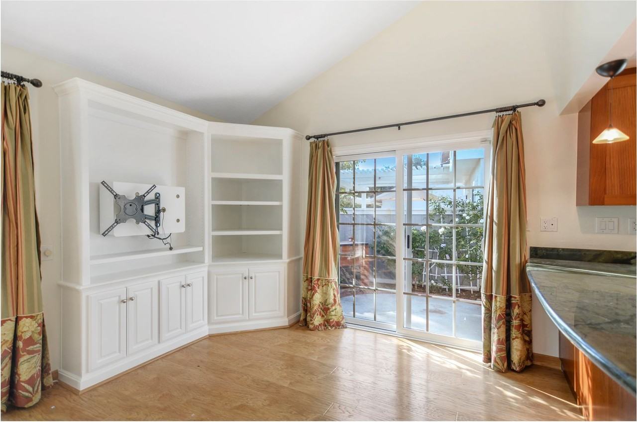 10 Portside - Photo 7 of 30