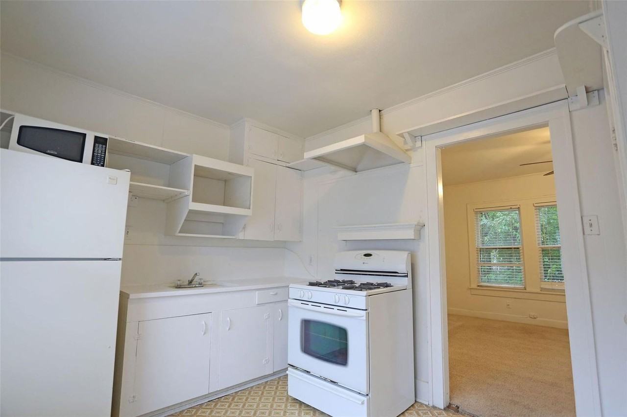 1133 W Clay St #C - Photo 5 of 8