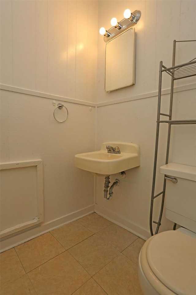 1133 W Clay St #C - Photo 7 of 8