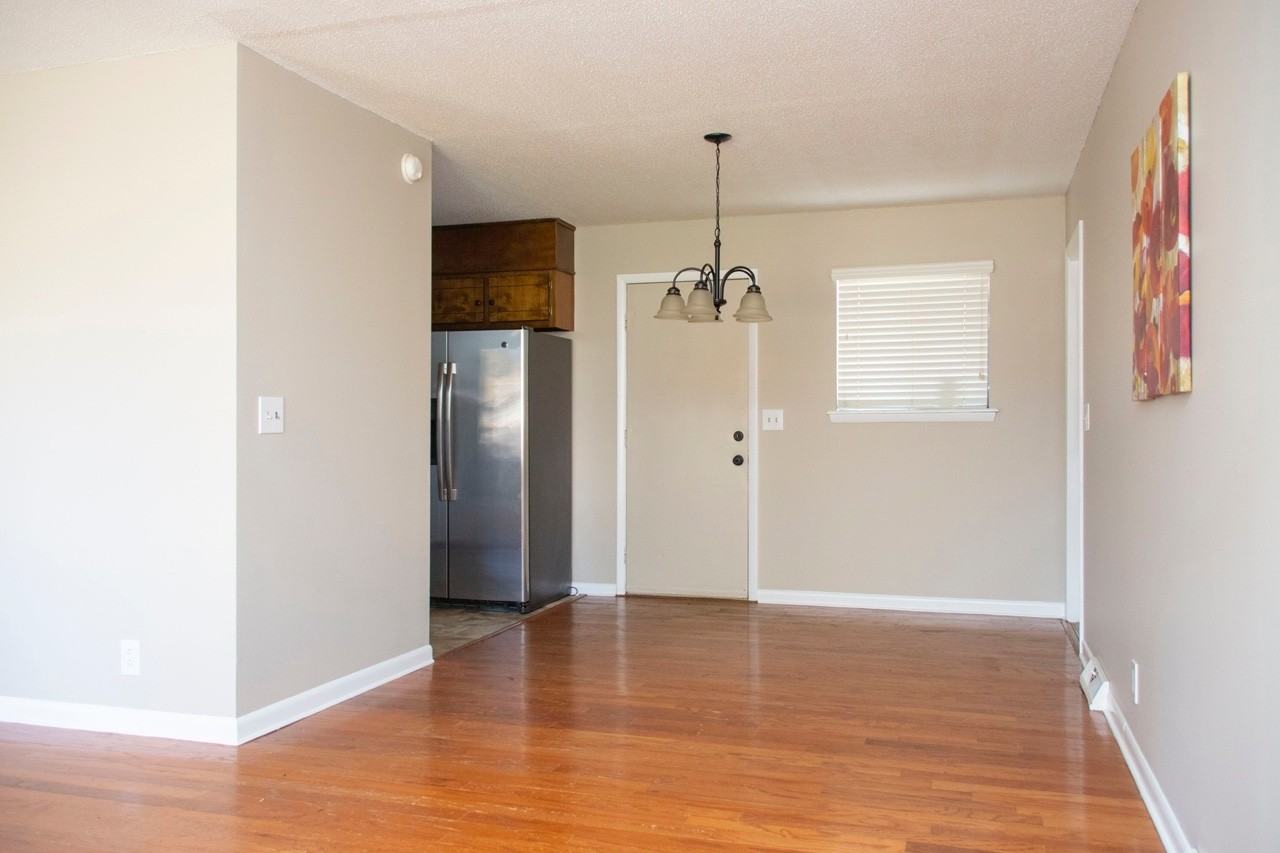 809 Bishop Cir - Photo 6 of 31