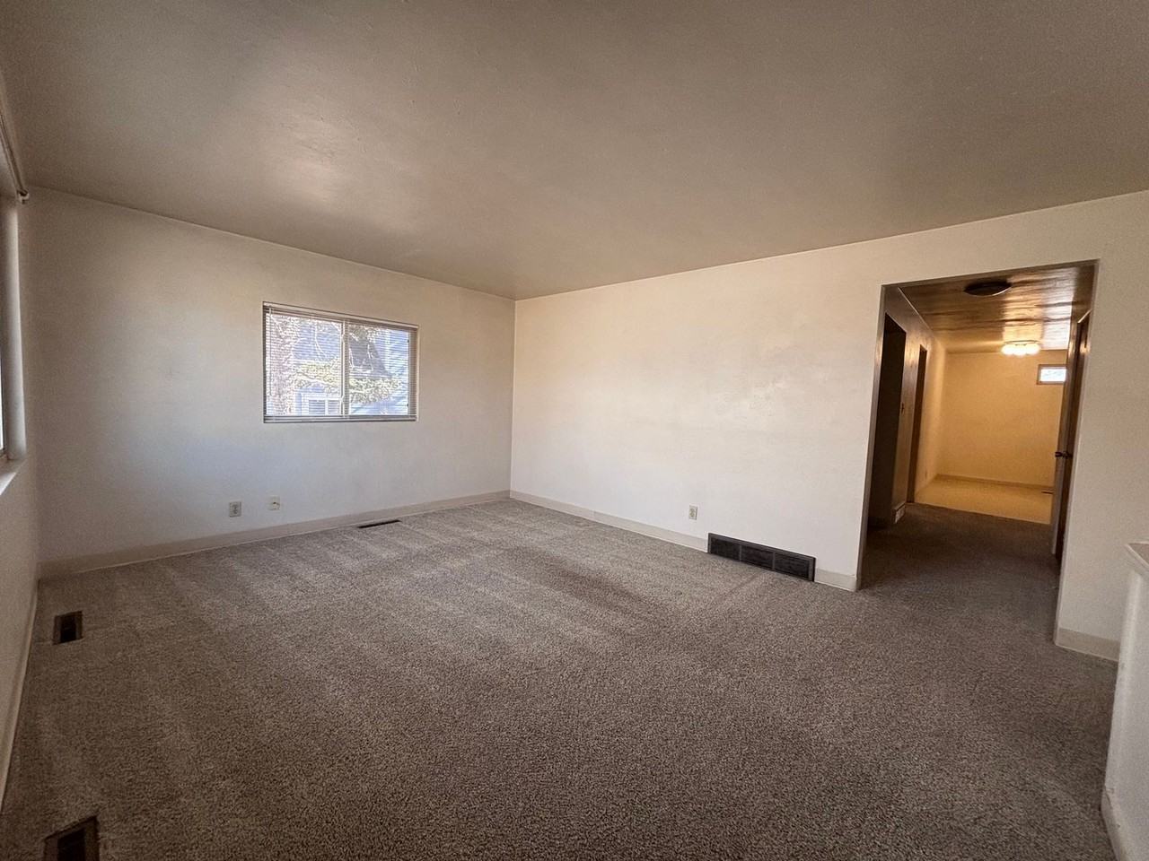 2425 Bott Ave - Photo 3 of 24