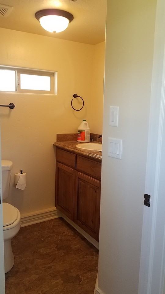 457 N 400 W - Photo 3 of 11