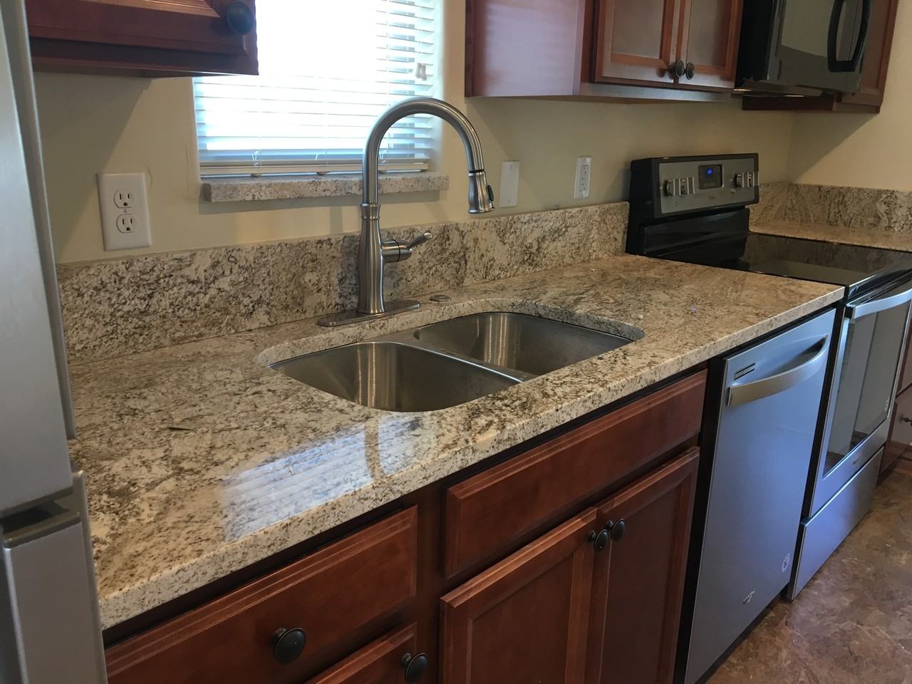 457 N 400 W - Photo 7 of 11