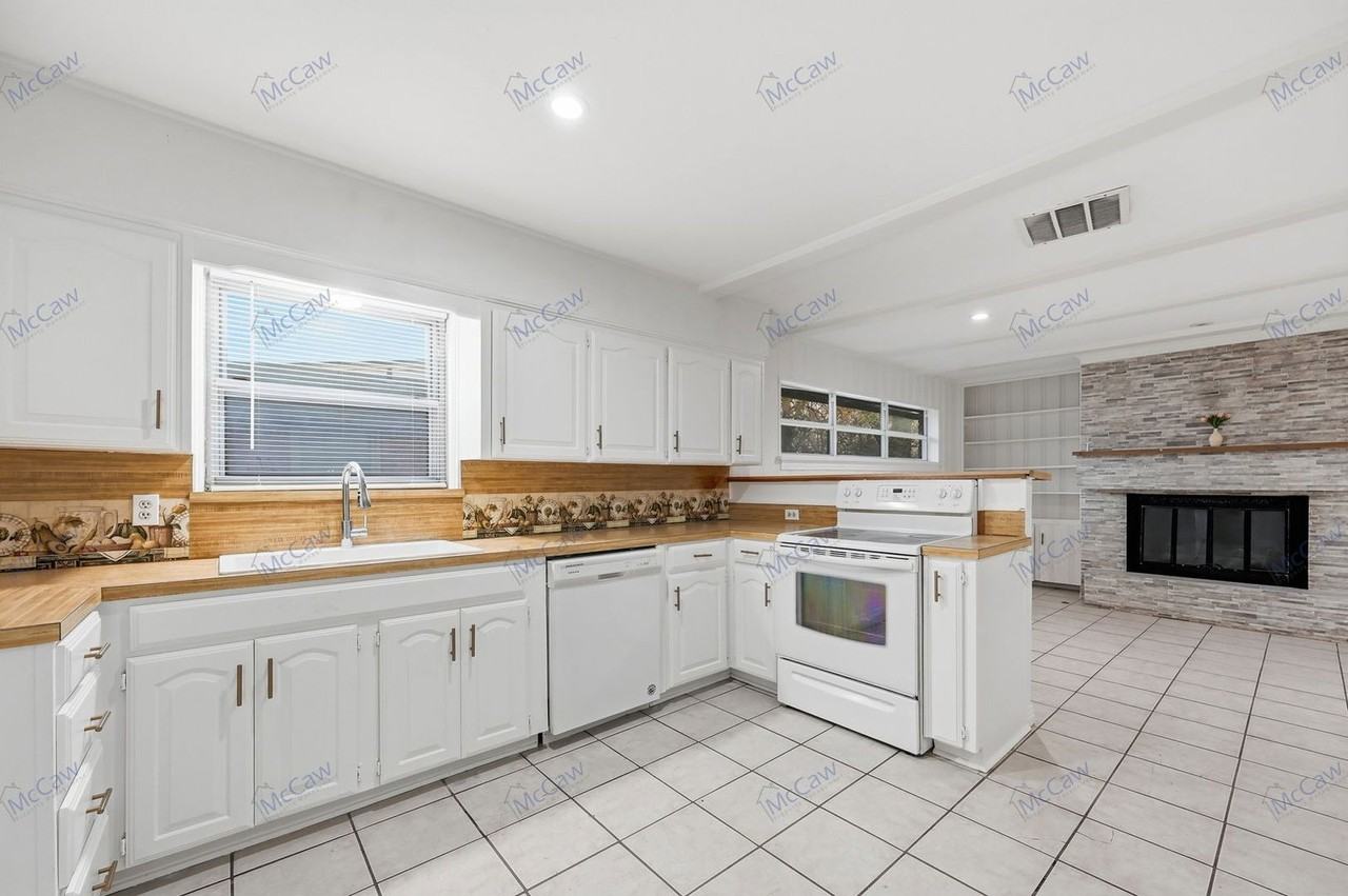 9924 Coldwater Cir - Photo 6 of 19