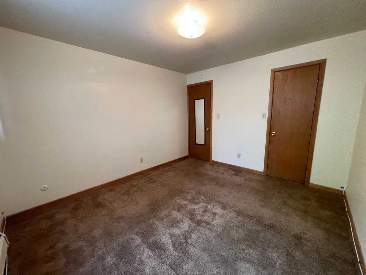 2527 N Garfield Ave - Photo 6 of 11