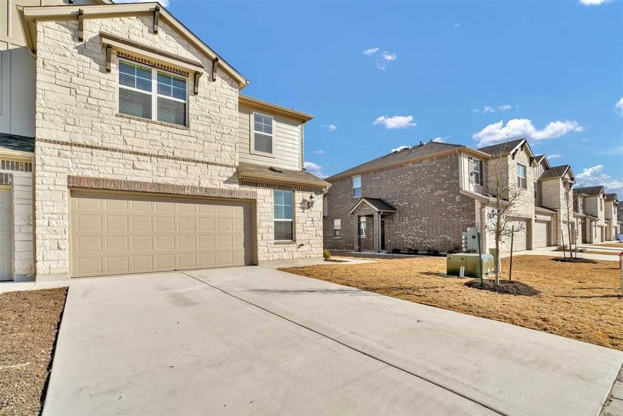 17205 Mayfly Dr Unit A - Photo 2 of 21