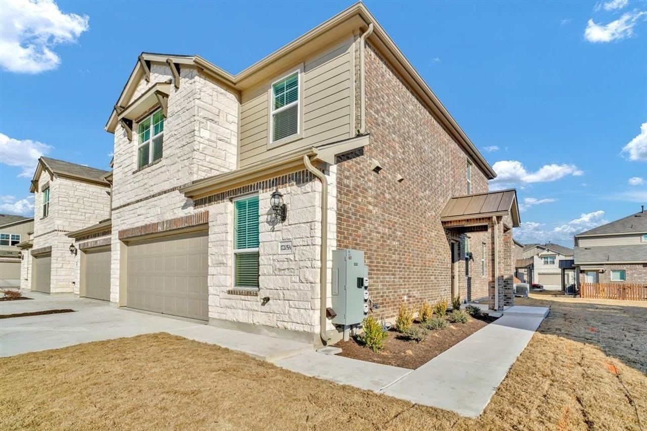 17205 Mayfly Dr Unit A - Photo 3 of 21