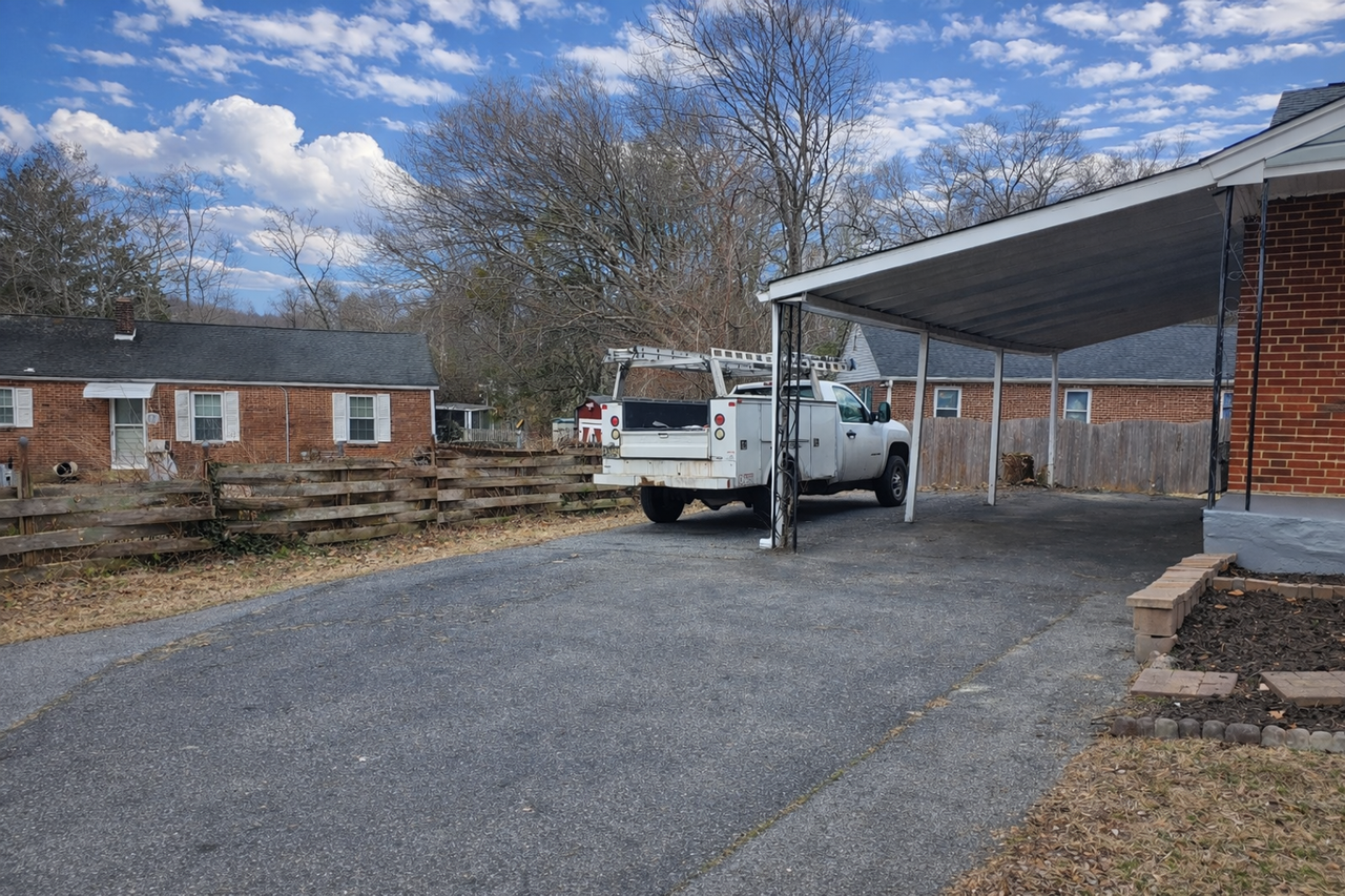 8 W Chestnut Hill Rd - Photo 3 of 41