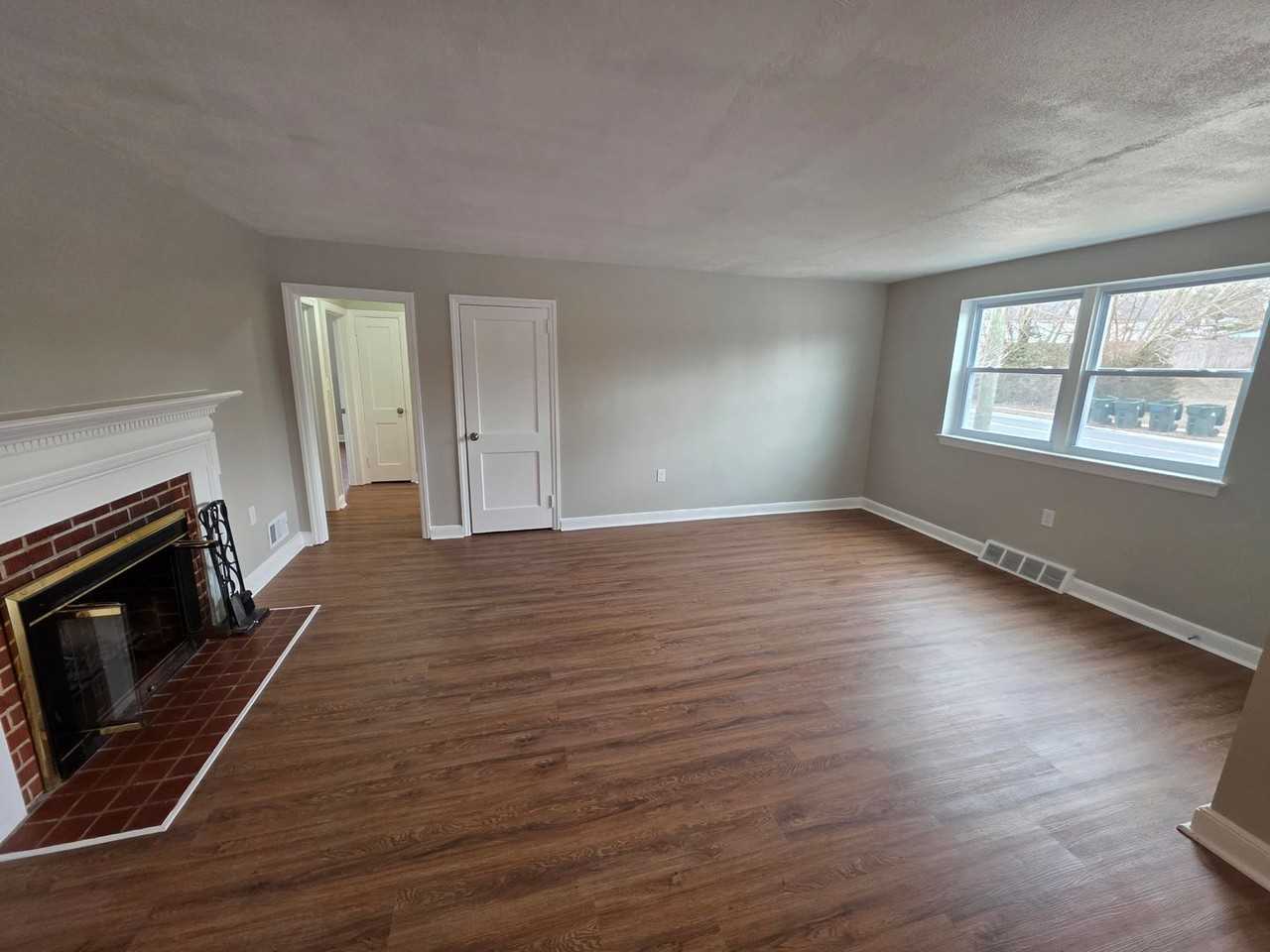 8 W Chestnut Hill Rd - Photo 7 of 41