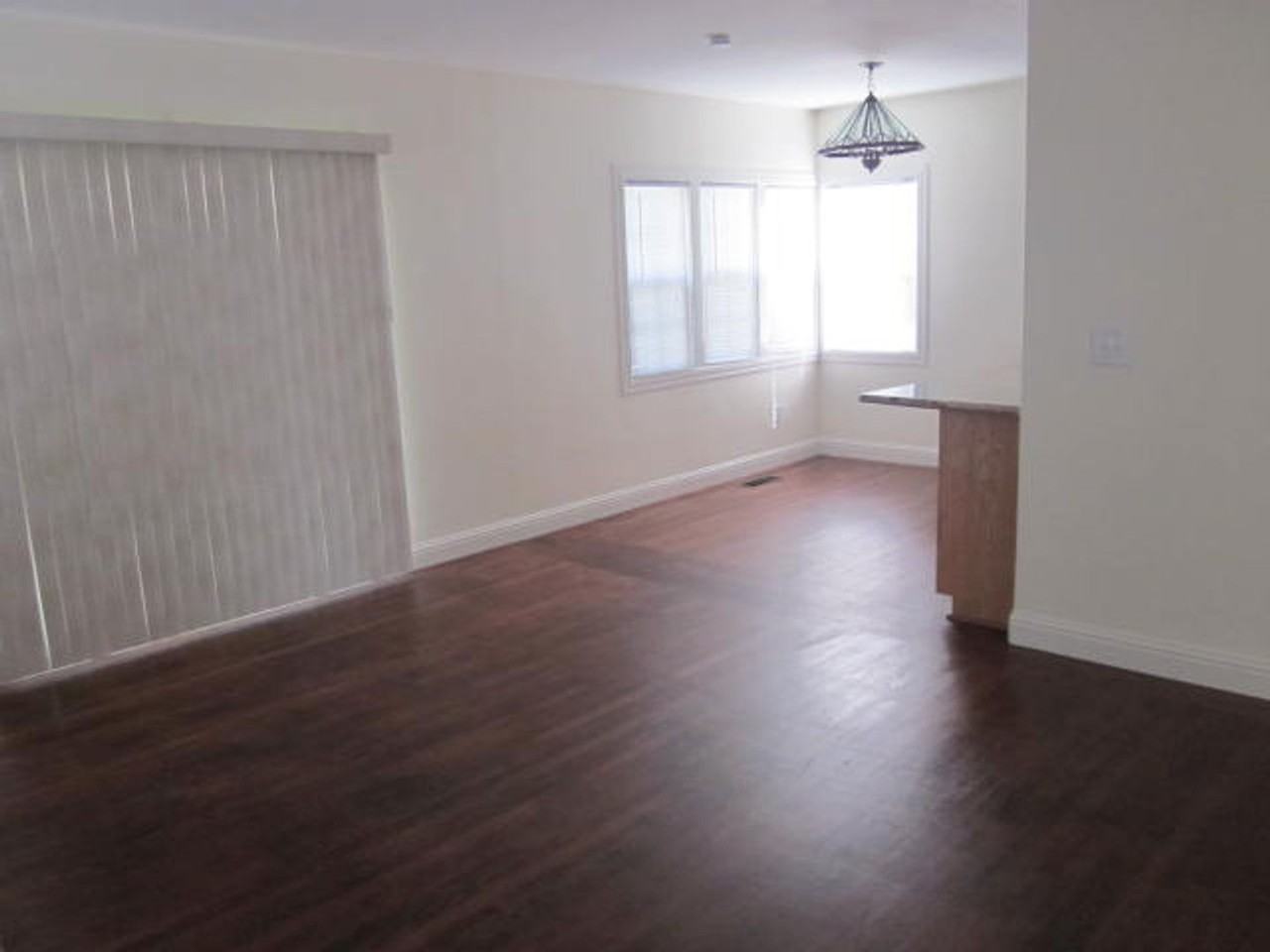 243 Steffan St - Photo 4 of 12