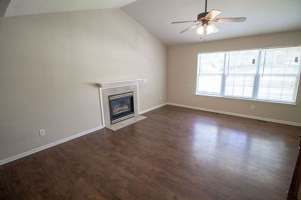 1329 Valley Creek Ln - Photo 3 of 48