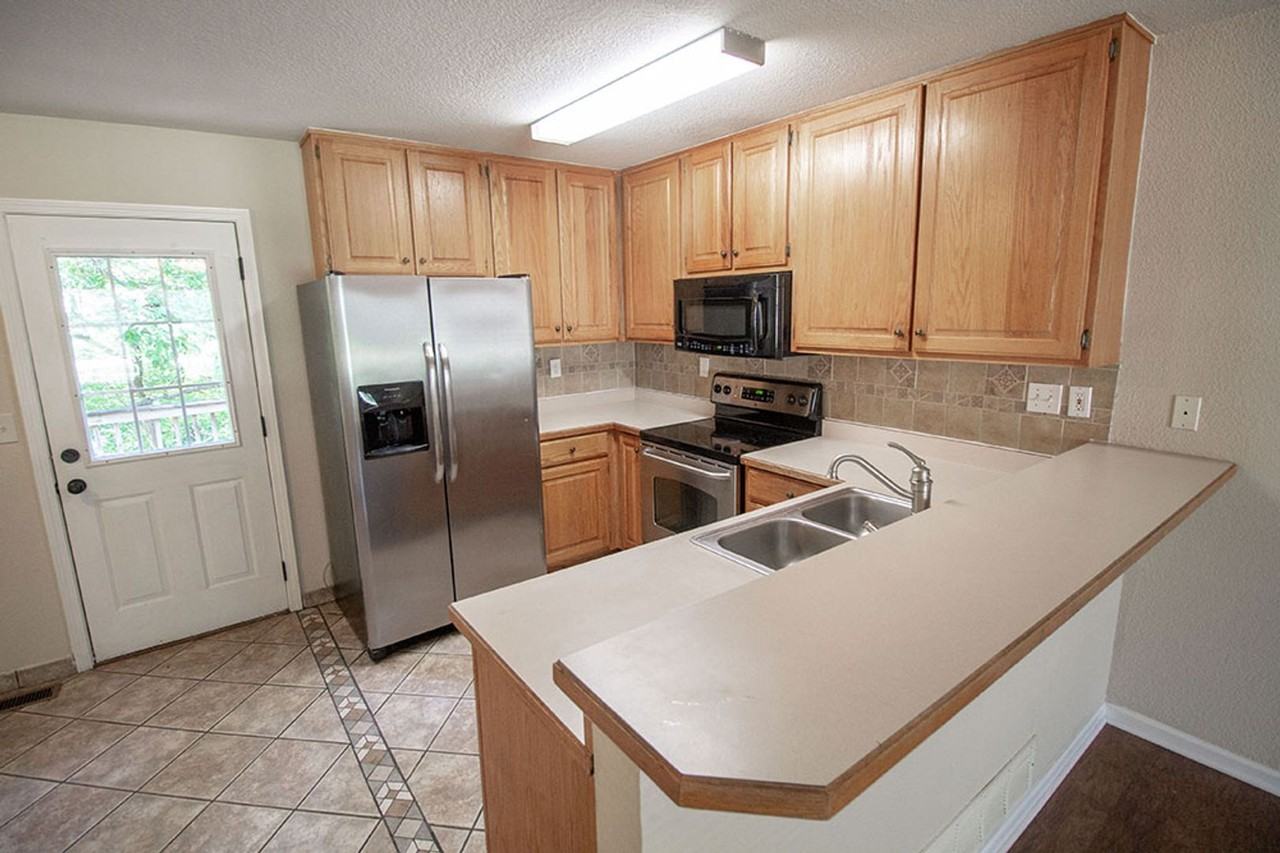 1329 Valley Creek Ln - Photo 6 of 48