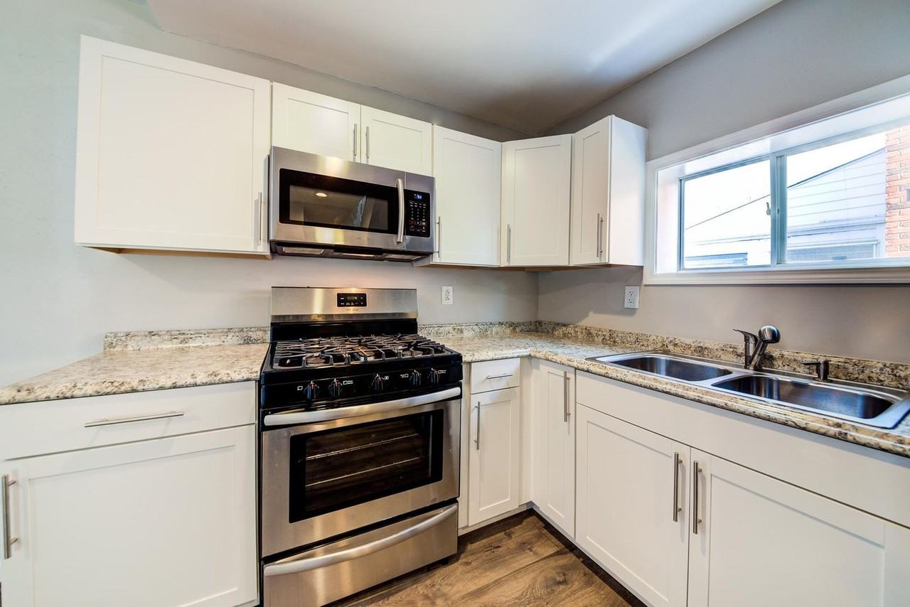 2030 Pioneer Ave - Photo 4 of 26