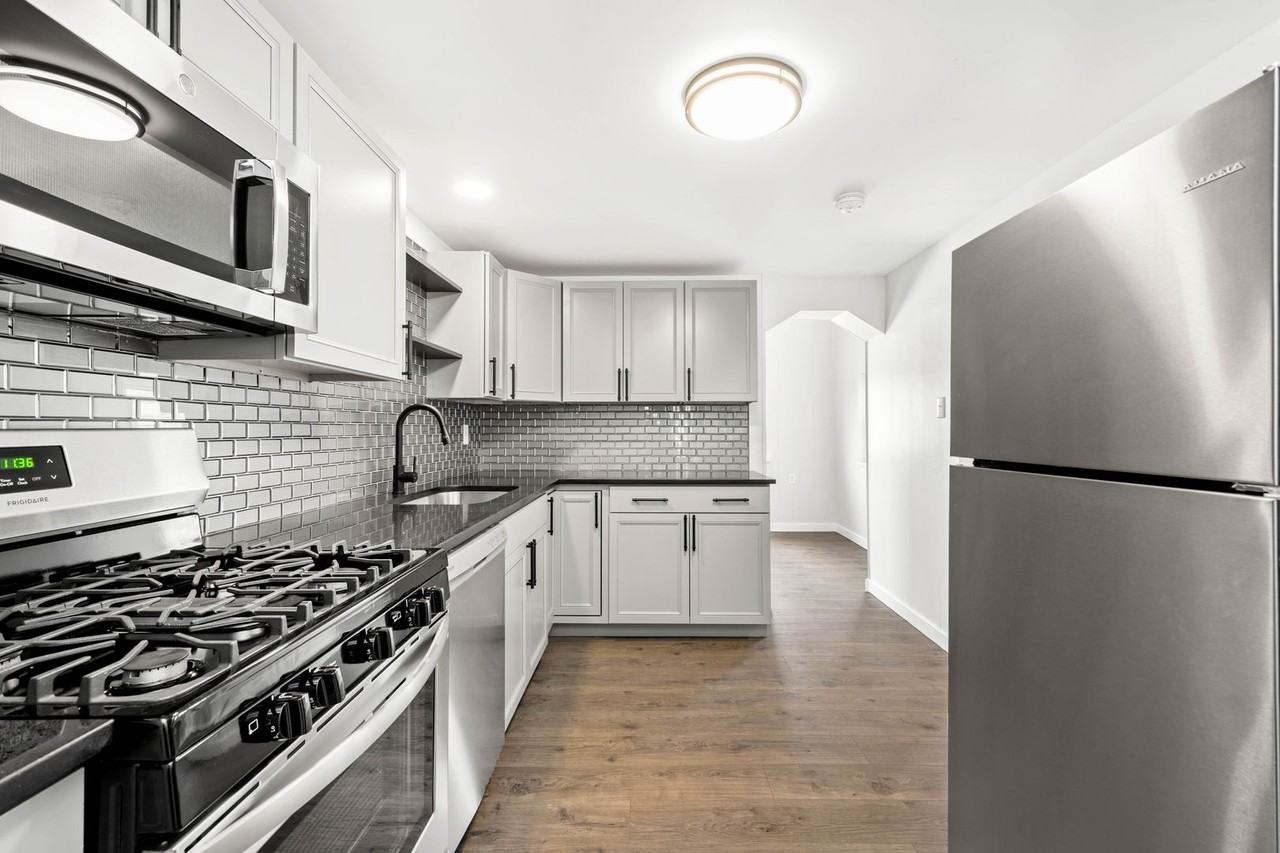 813 E 10th Ave - Photo 4 of 24