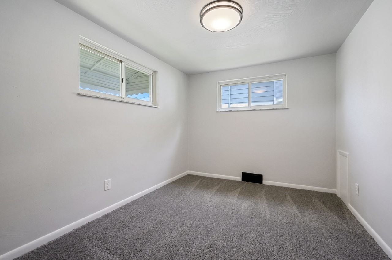 4403 Elizabeth St - Photo 7 of 18