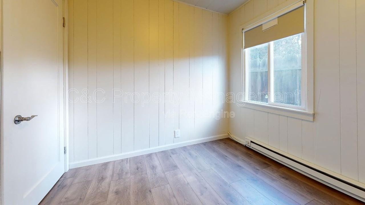 1078 3rd St #1078 - Photo 3 of 8