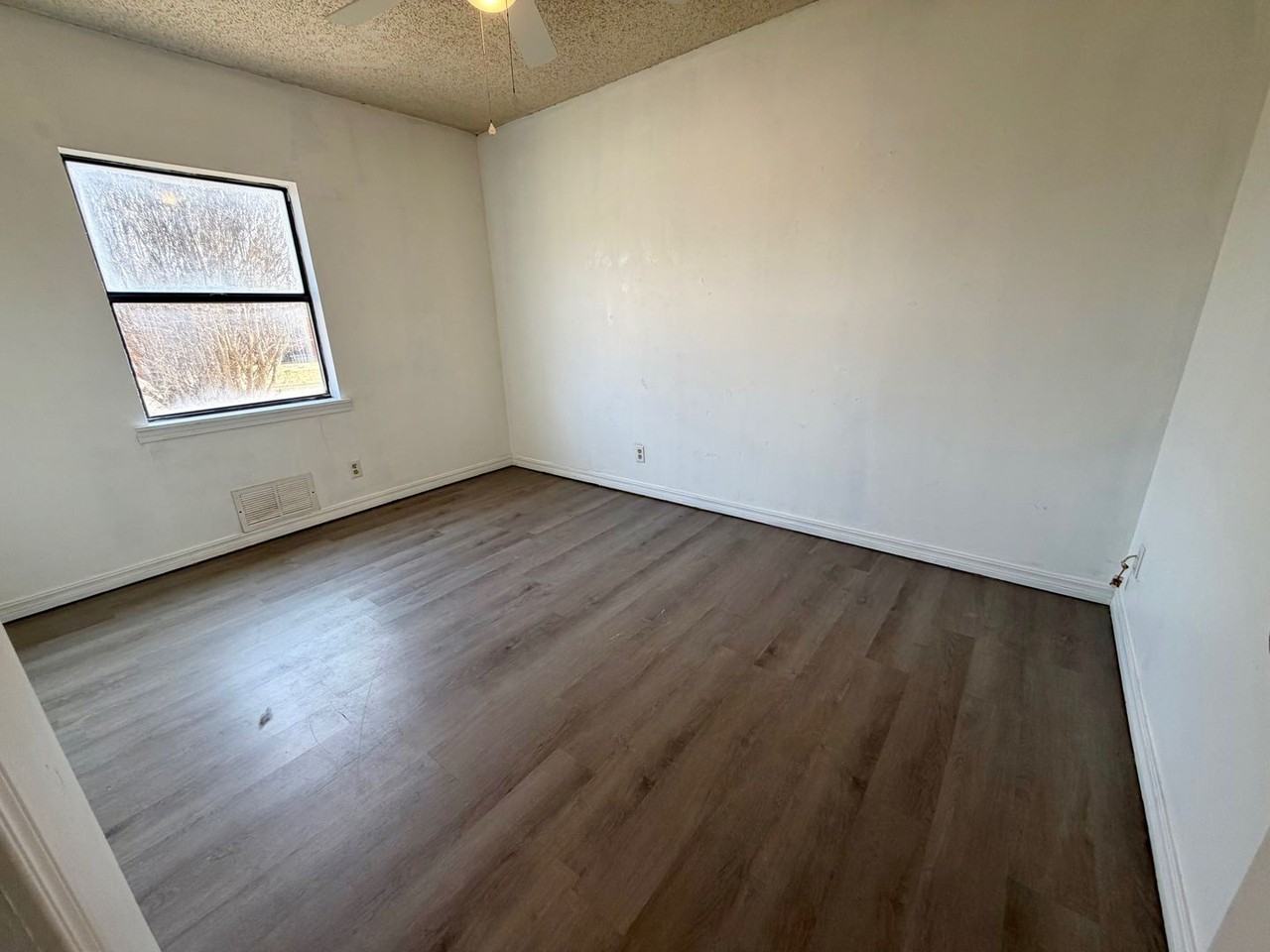 1904 N Oklahoma Ave - Photo 6 of 8