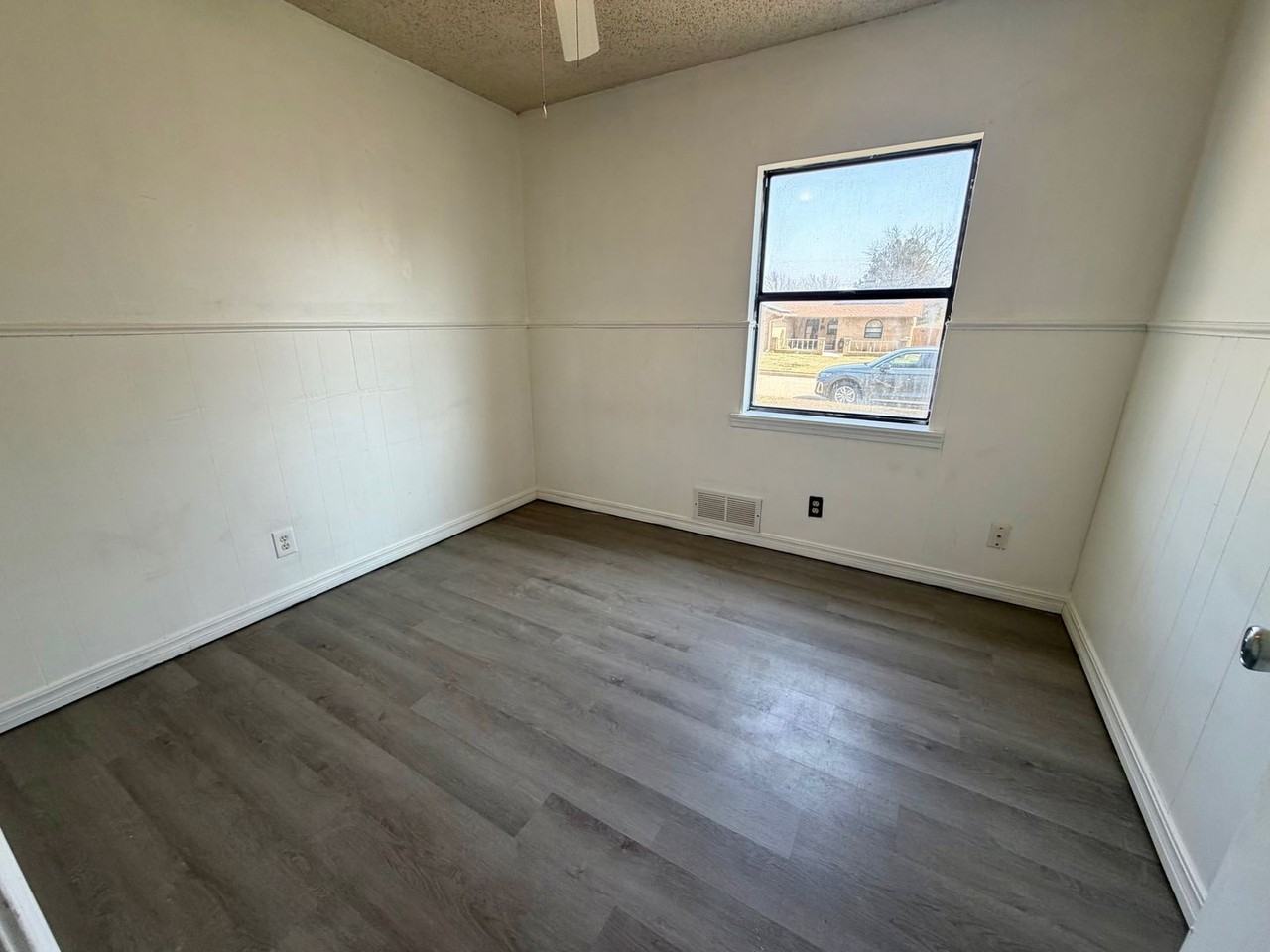 1904 N Oklahoma Ave - Photo 7 of 8