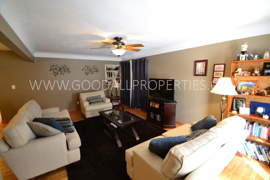 4106 66th St - Photo 2 of 20