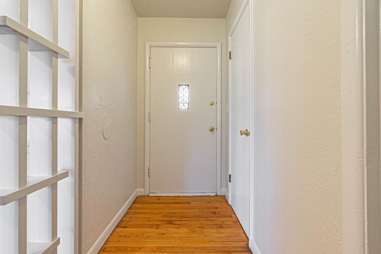 1510 Huntington Way - Photo 5 of 26