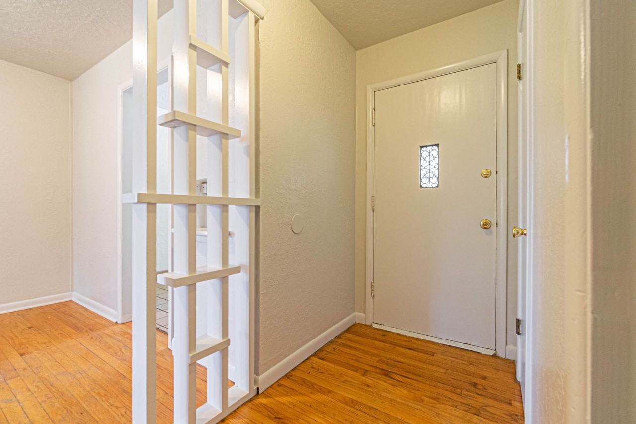 1510 Huntington Way - Photo 6 of 26