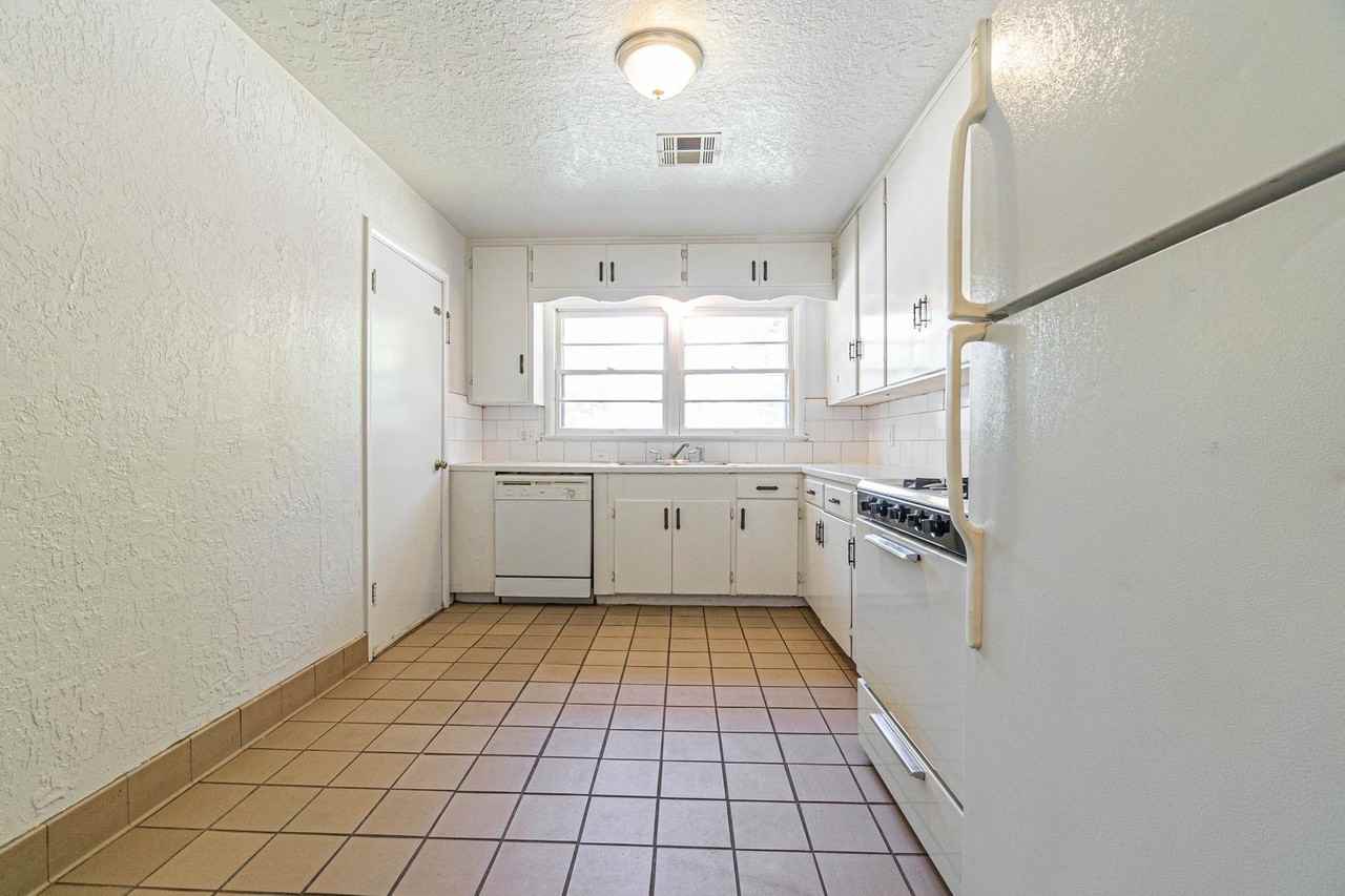 1510 Huntington Way - Photo 7 of 26