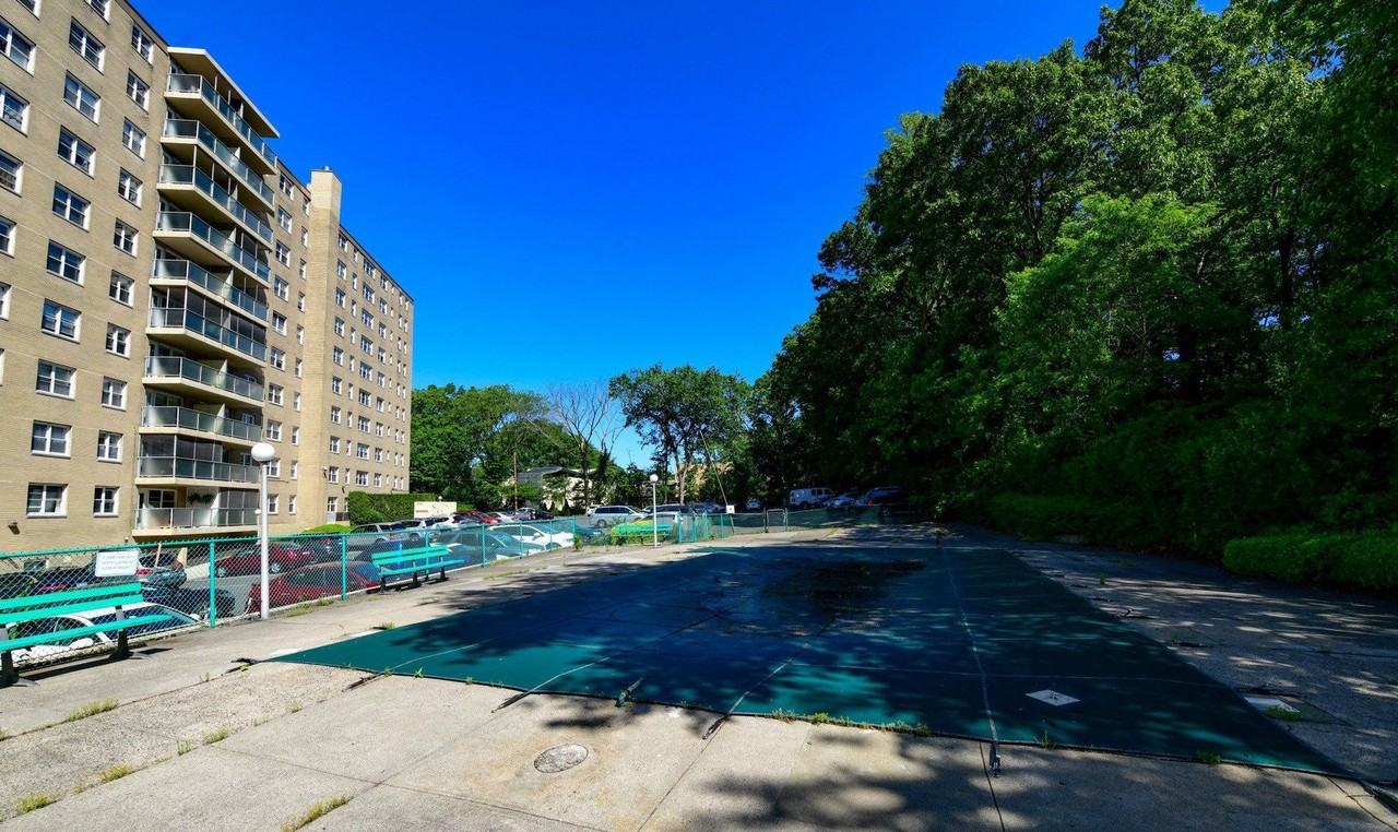 2600 Park Ave #10H - Photo 3 of 11