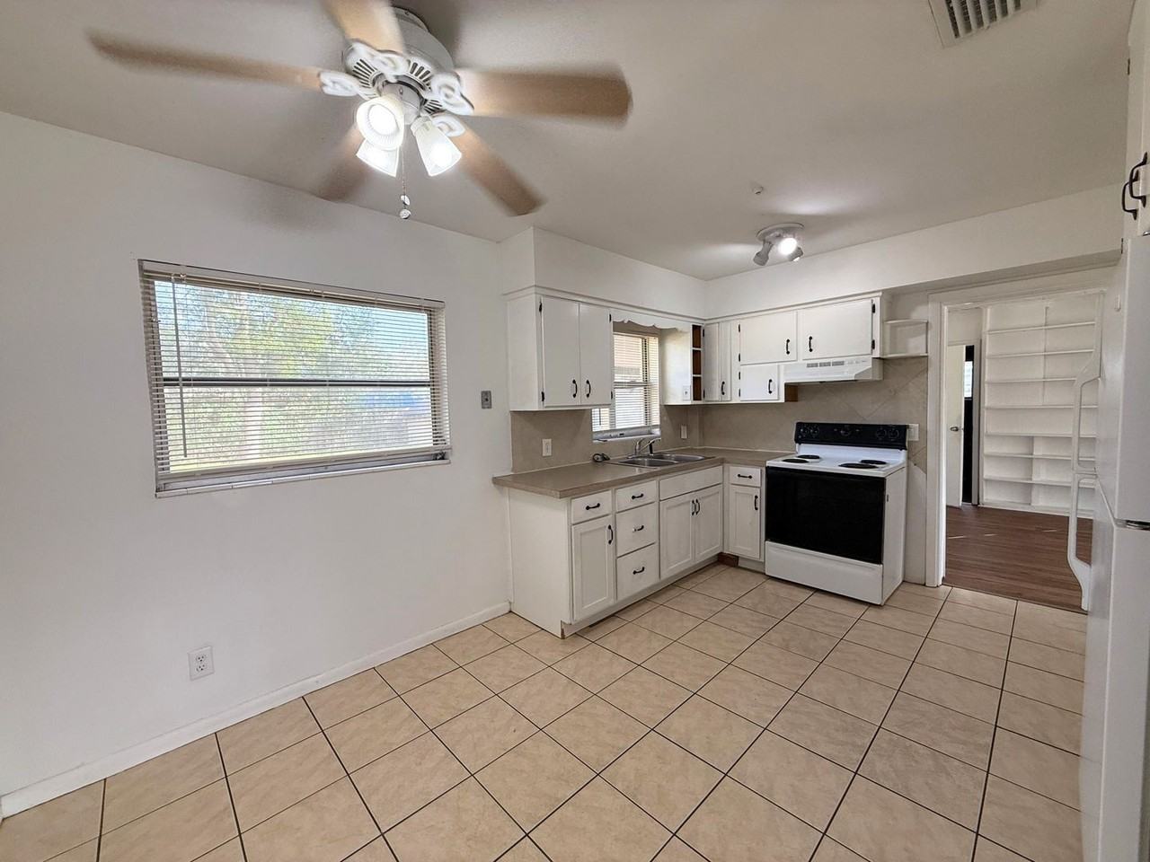 7609 Tacony Dr - Photo 7 of 21