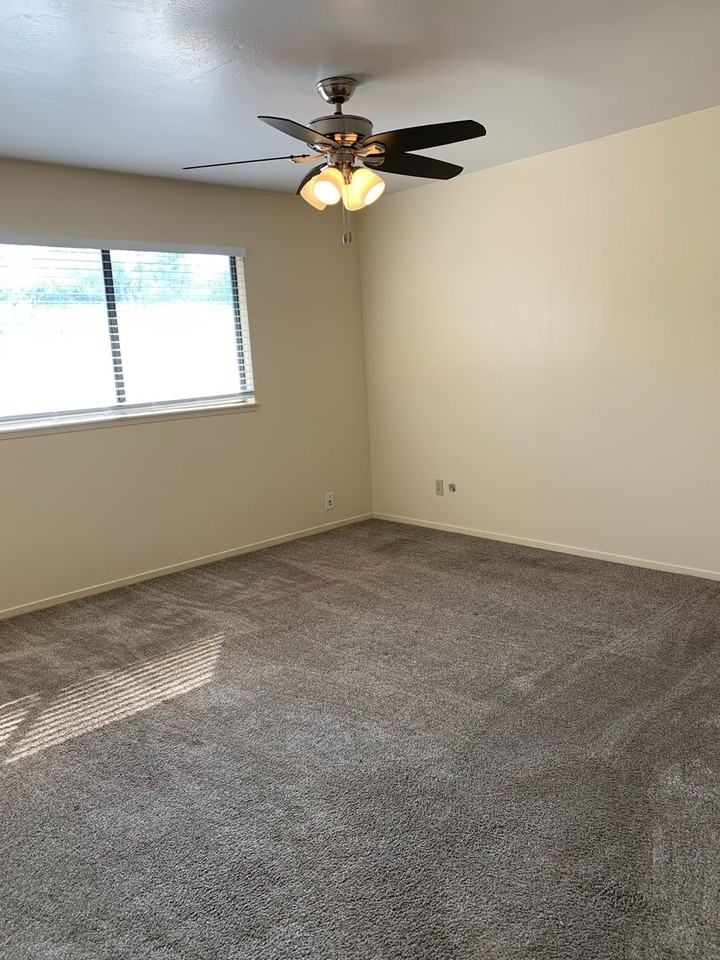 4845 W Cypress Ave - Photo 6 of 17