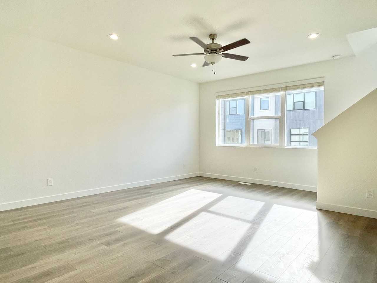 1077 W 520 S - Photo 6 of 29