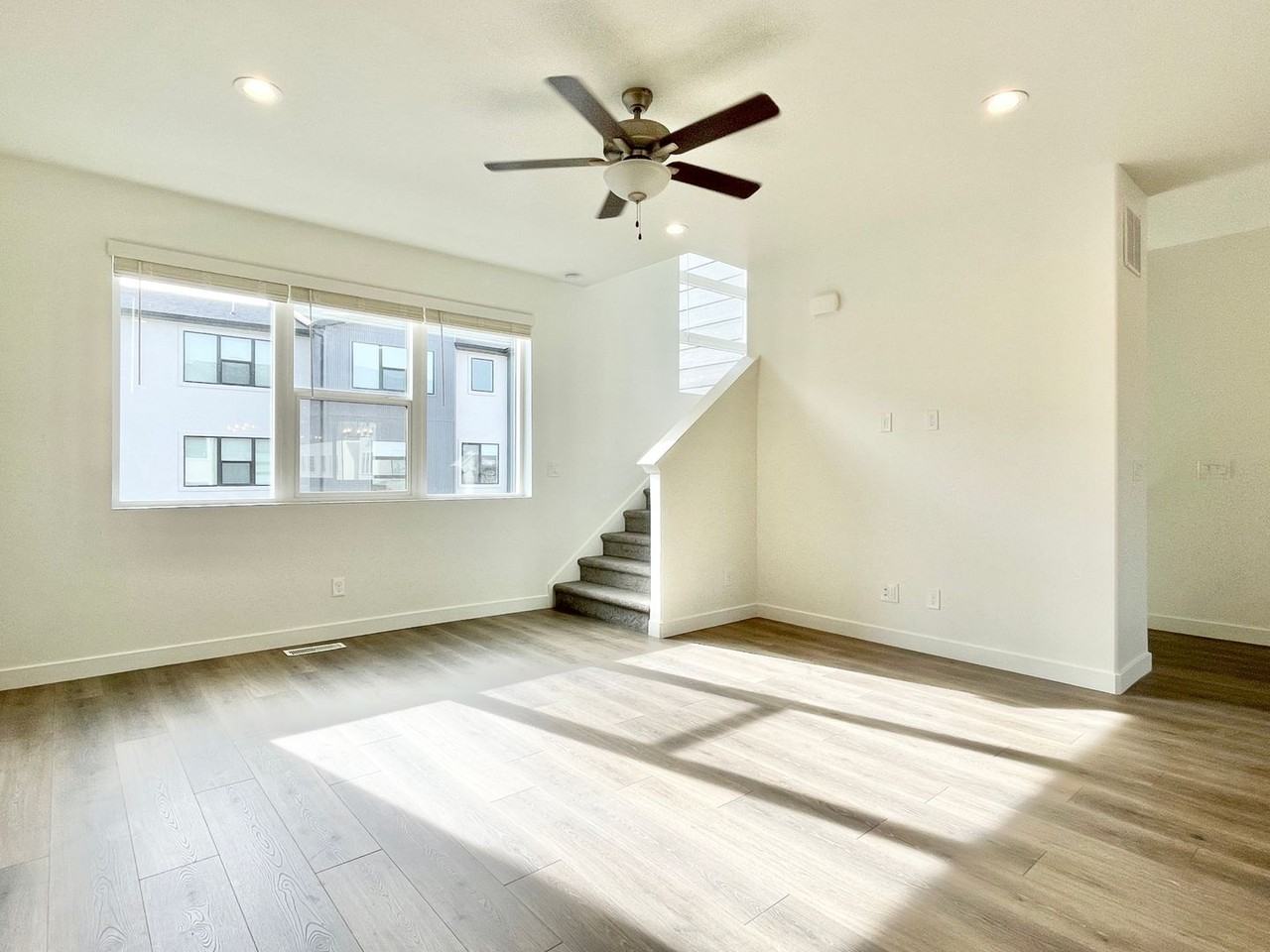 1077 W 520 S - Photo 7 of 29