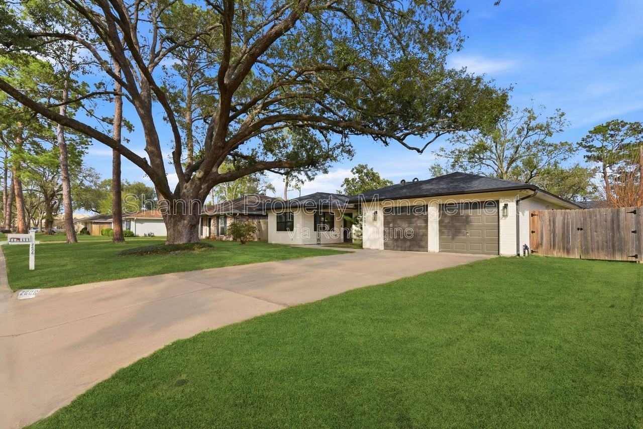 2606 Parana Dr - Photo 2 of 41