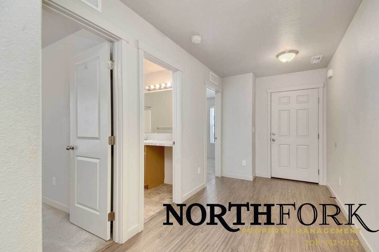 12583 Herrick St - Photo 2 of 16