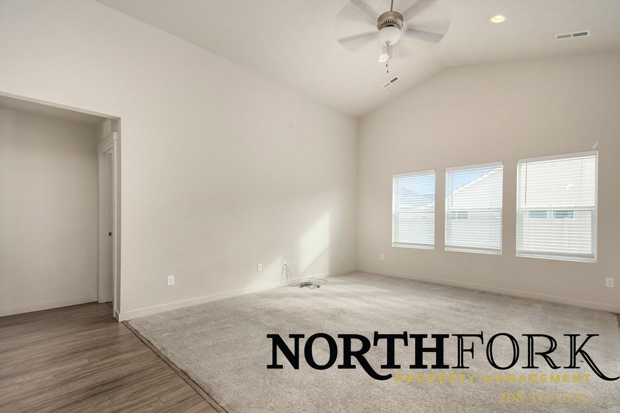 12583 Herrick St - Photo 3 of 16