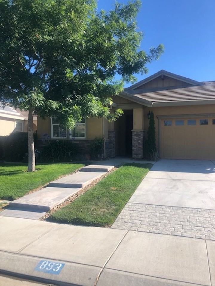 893 Clearwater Creek Blvd - Photo 2 of 29