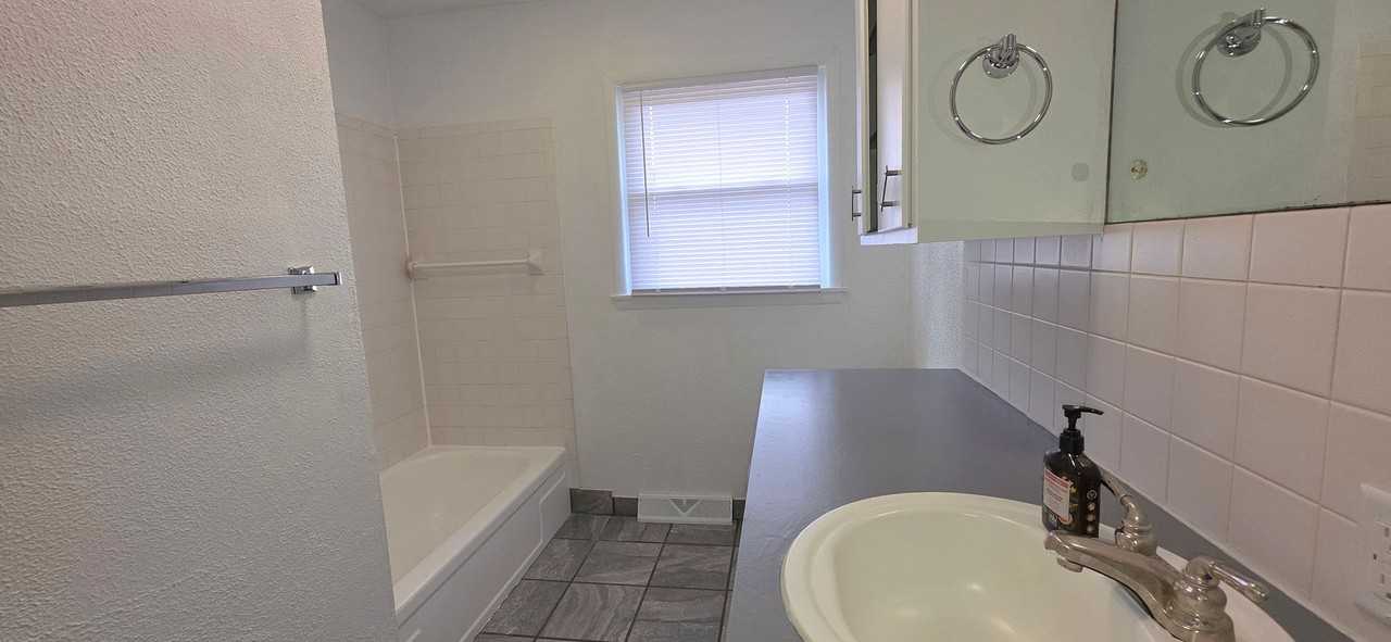 3215 S Ferguson Ave - Photo 5 of 9