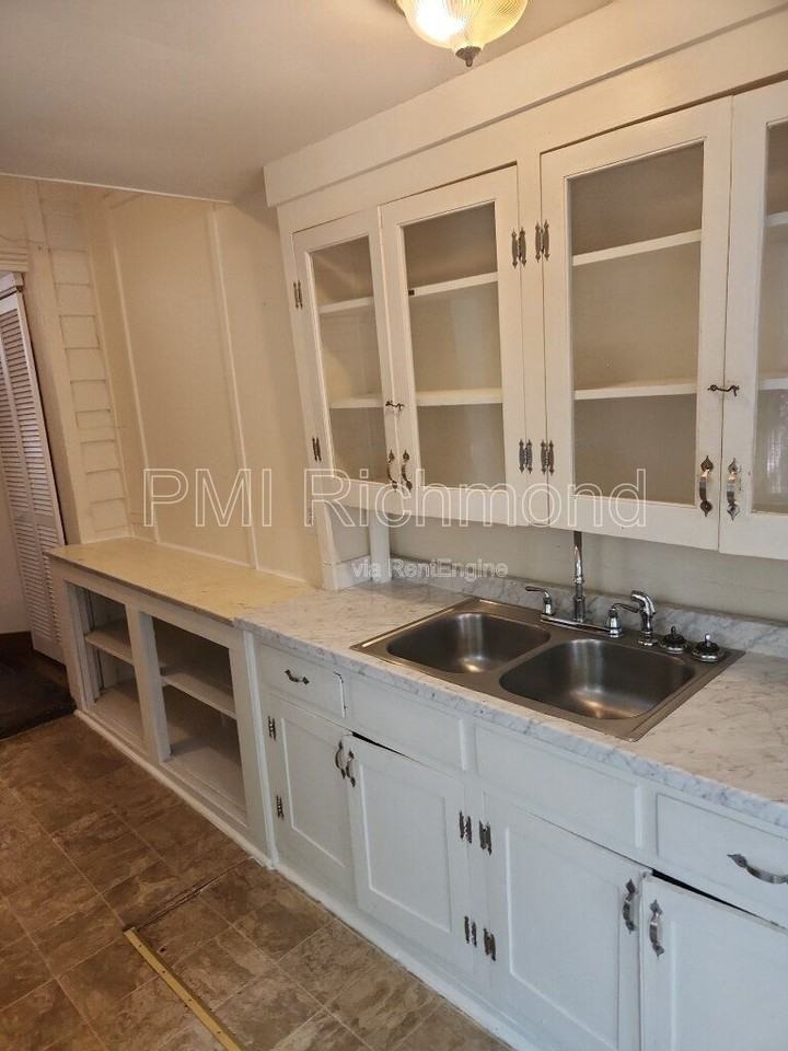 413 S Laurel St - Photo 6 of 22