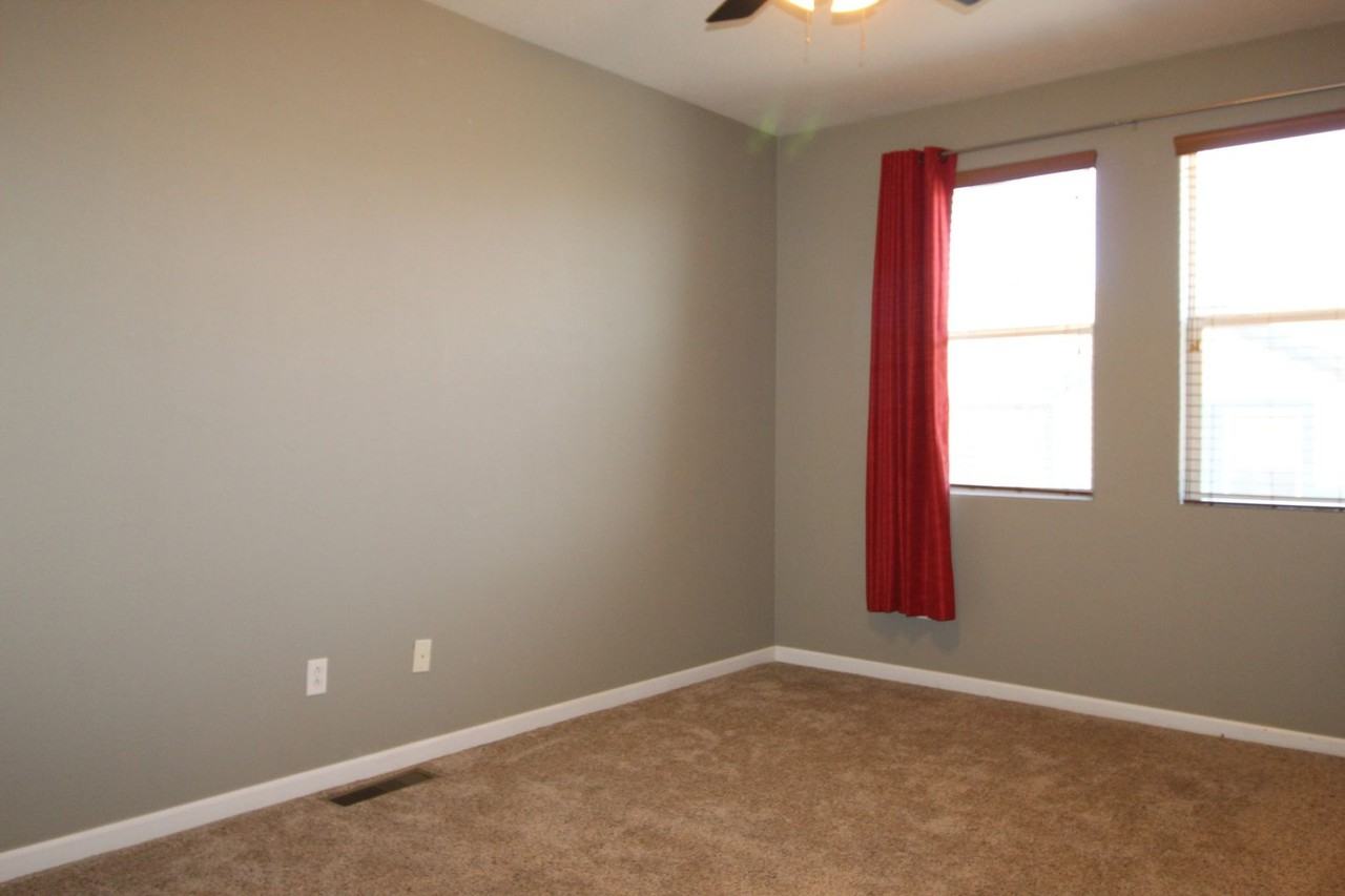 2862 Kansas Dr #H - Photo 6 of 10