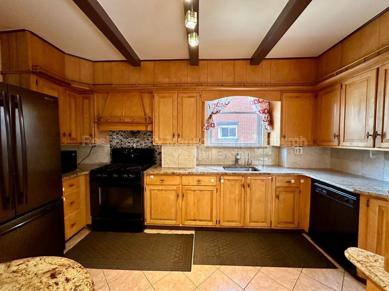 5738 Melvin St - Photo 3 of 23