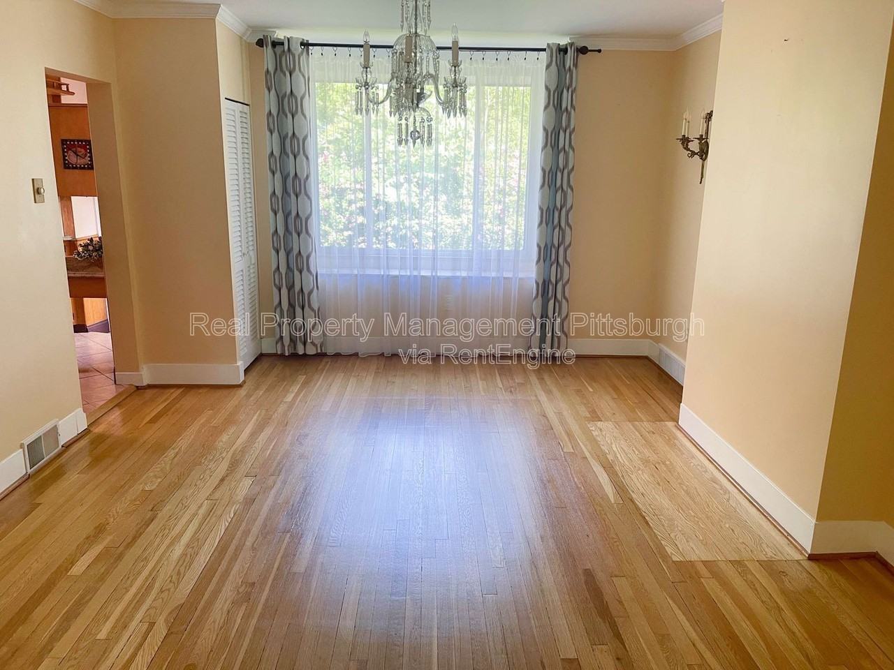 5738 Melvin St - Photo 5 of 23