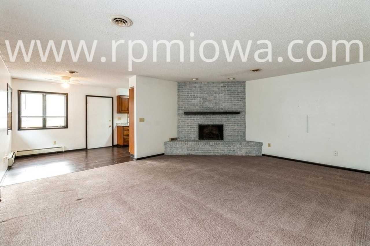 1507 N Dakota Ave - Photo 2 of 15