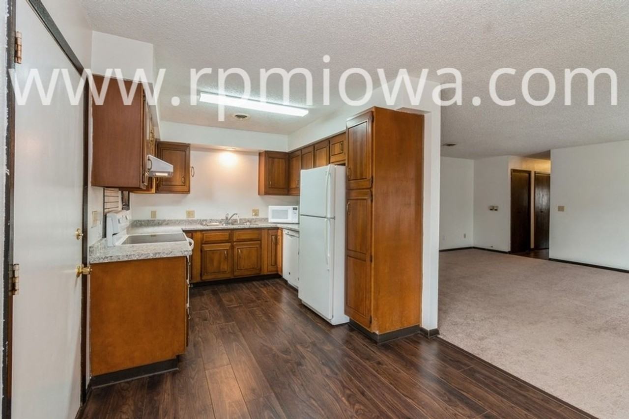 1507 N Dakota Ave - Photo 6 of 15