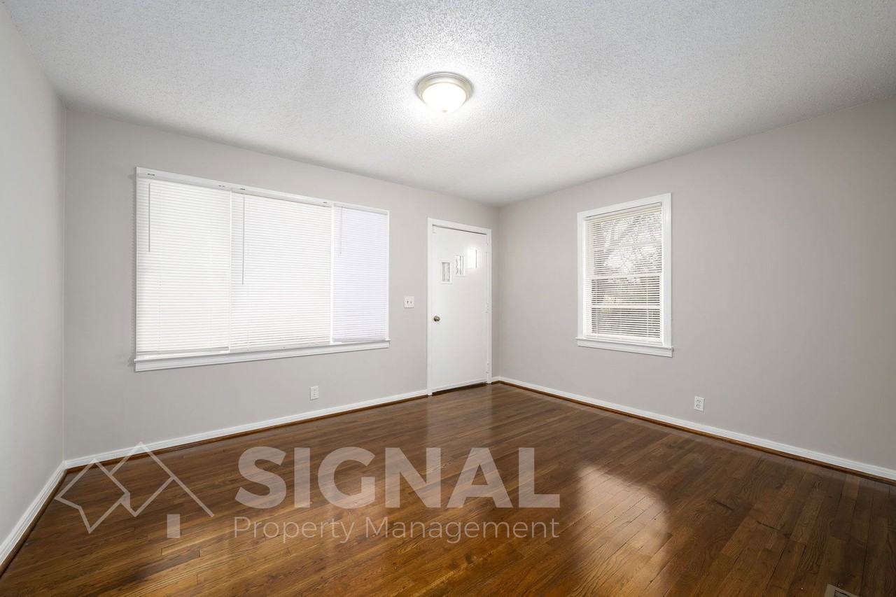 330 Harlem Ave - Photo 5 of 34