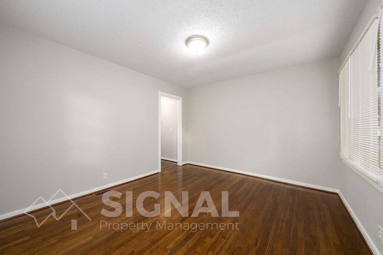 330 Harlem Ave - Photo 6 of 34